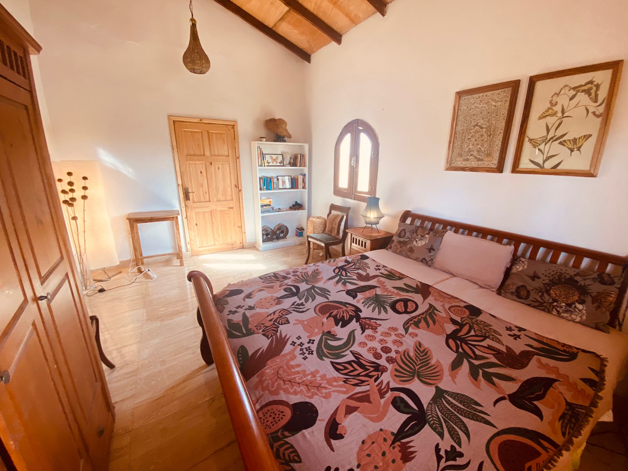 Apartment gallery image