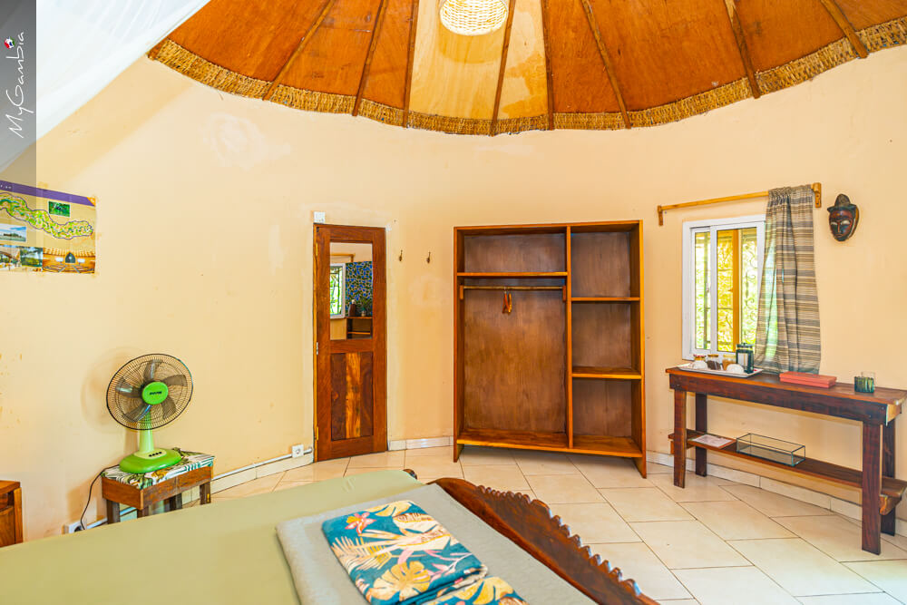 Round house at Mansa Musso Treehouse Lodge, Sanyang — photo 7