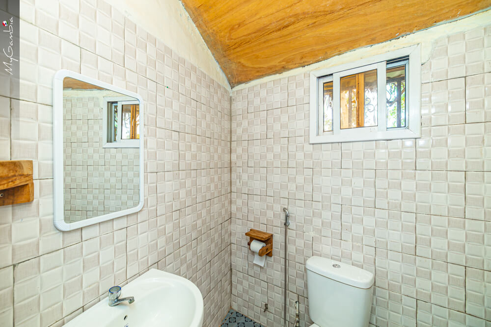 Round house at Mansa Musso Treehouse Lodge, Sanyang — photo 13
